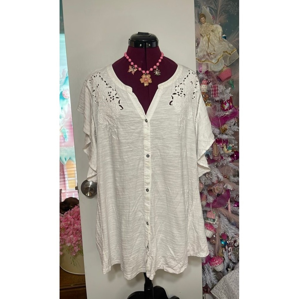 Lane Bryant Button Up Top Women 26/28 White Good Eyelet Embroidered Slub Knit